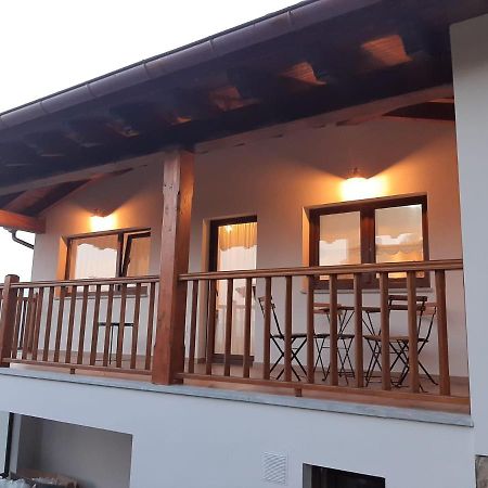 Tiu Enrique 3 Appartement Onís Buitenkant foto