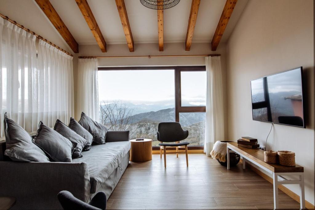 Tiu Enrique 3 Appartement Onís Buitenkant foto